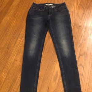 Women Levi’s 535